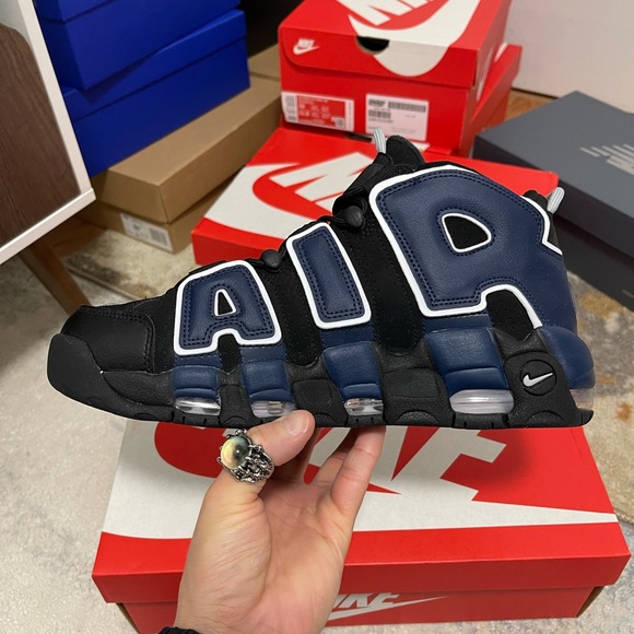 NIB Men Size 10 Nike Air More Uptempo ‘96 Pippen Sneakers Black/Navy/Varsity Red - Picture 7 of 14